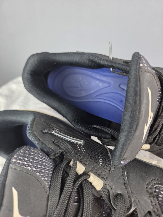 Mizuno Men’s Black and White Athletic Running Sneakers